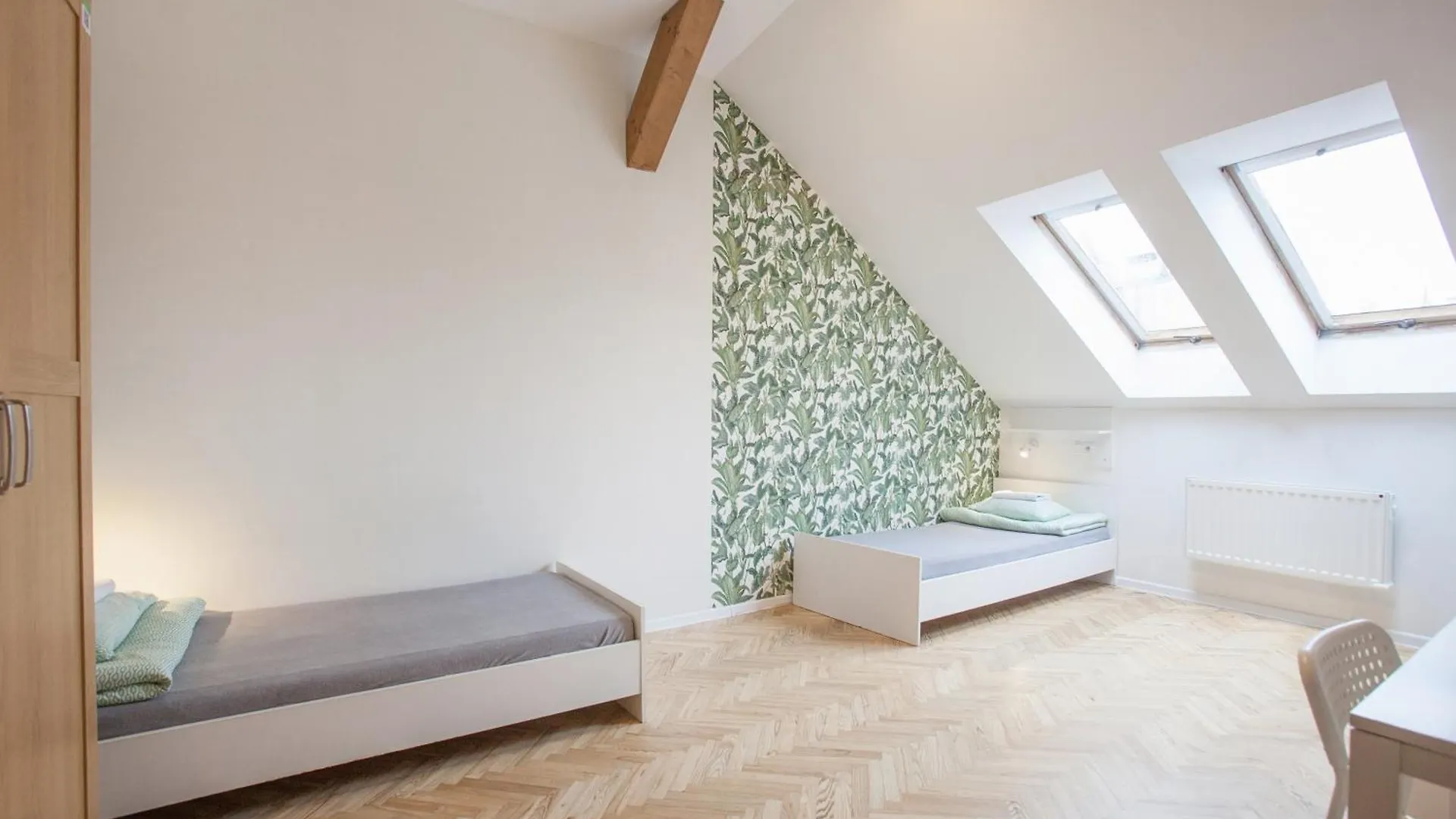 Dizzy Daisy Hostel Краков