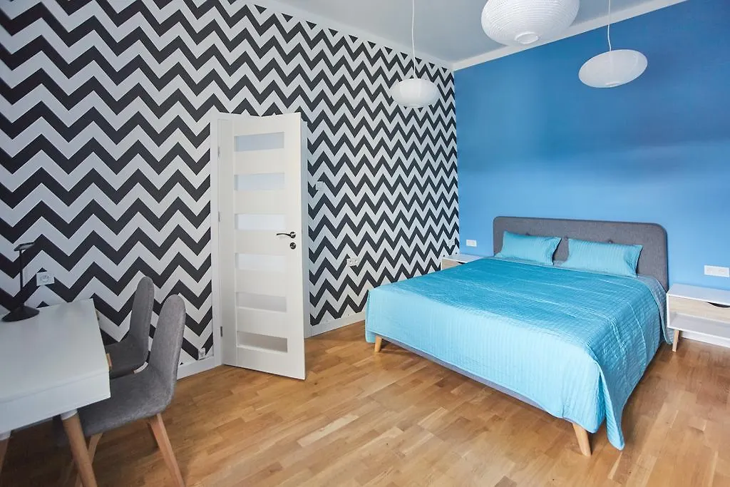 Dizzy Daisy Hostel Краков