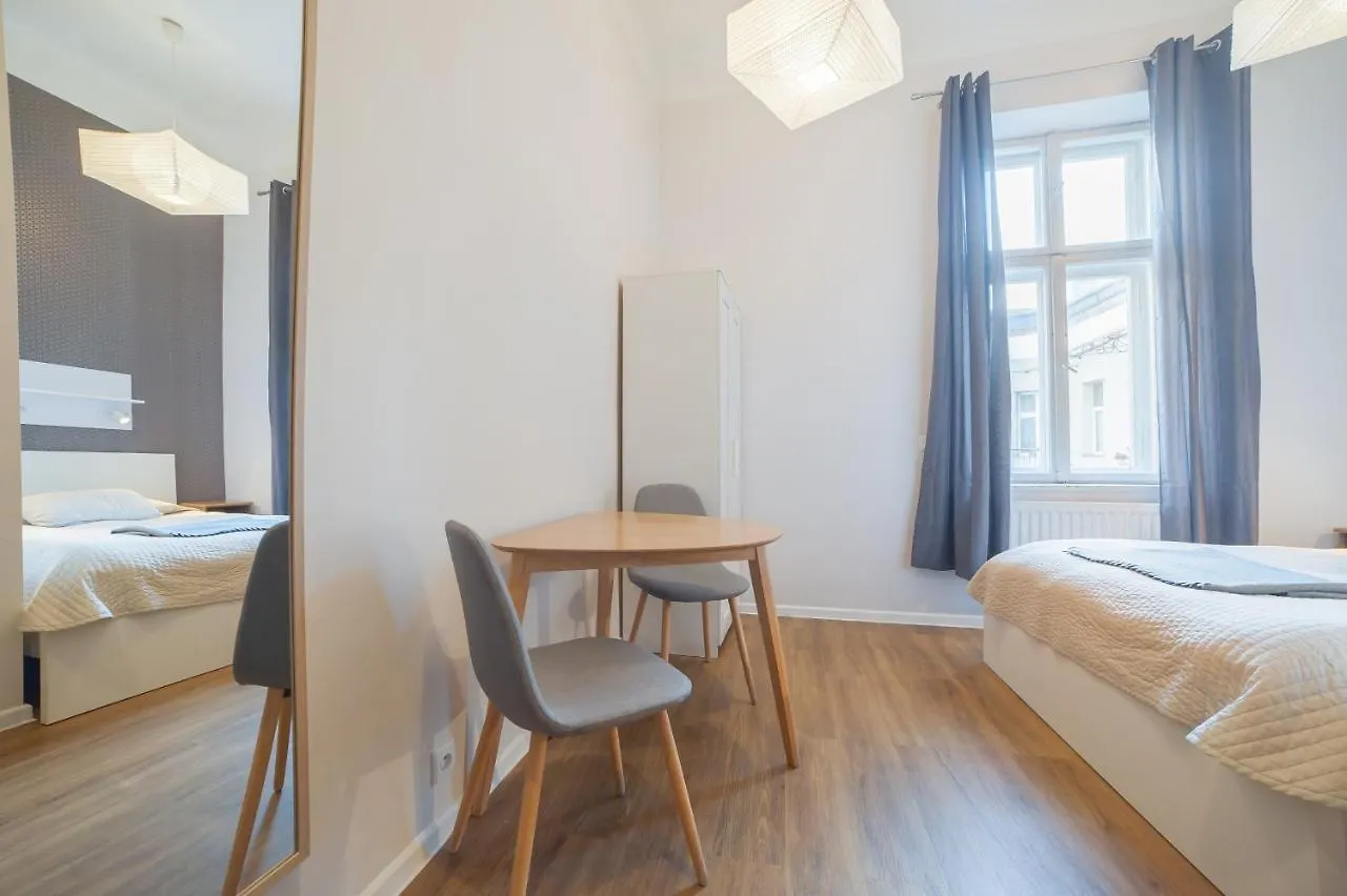Dizzy Daisy Hostel Краков