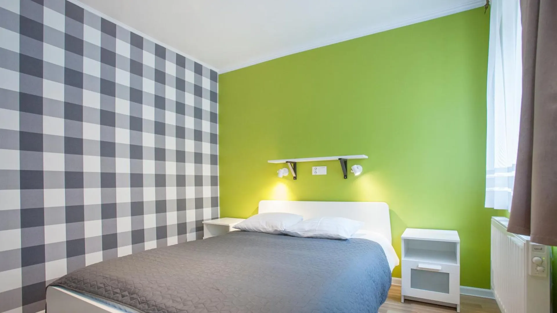 Dizzy Daisy Hostel Krakow Poland