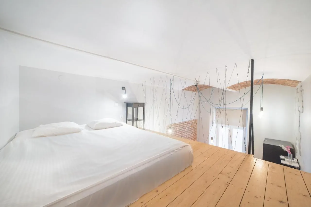 Dizzy Daisy Hostel Krakow Poland