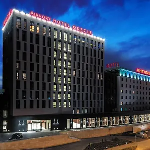 Airport Okecie Otel Varşova