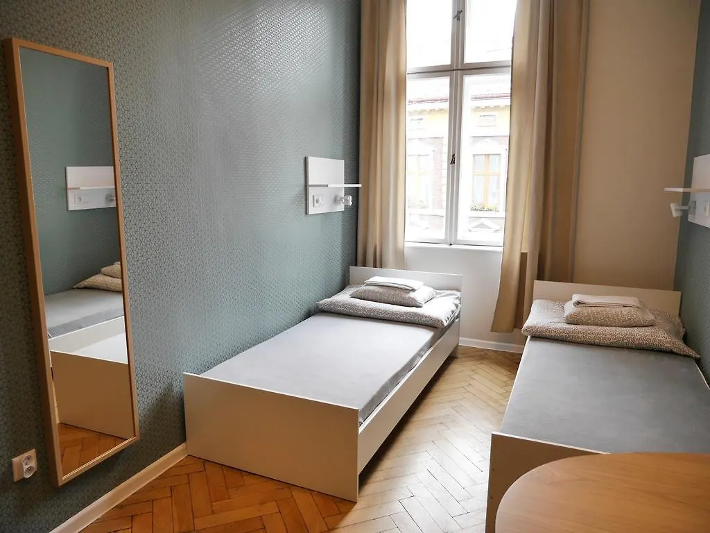 Dizzy Daisy Hostel Krakow Poland