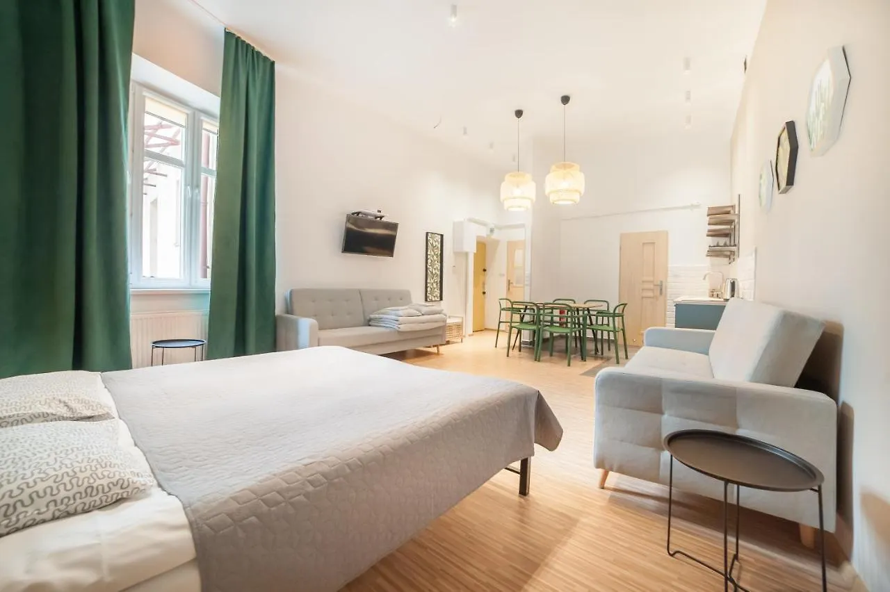 Dizzy Daisy Hostel Krakow Polonya
